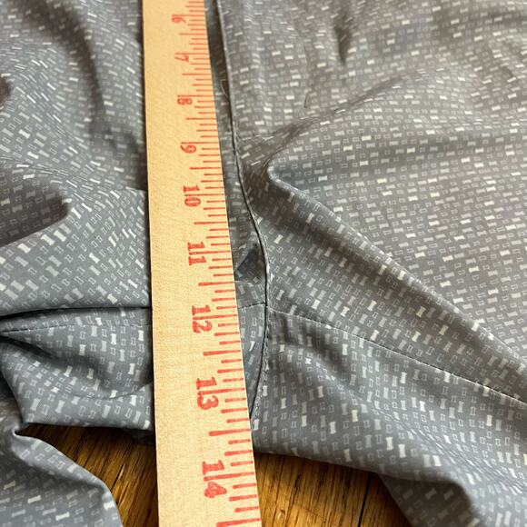 PGA Tour Shorts Mens 38 X9.5 Gray Geometric Performance Golf Chino Polyester - Picture 8 of 10